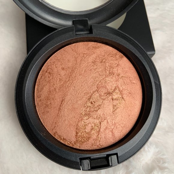 Mac Cosmetics Mineralize Skinfinish in CHEEKY BRONZE Rare - Picture 5 of 9